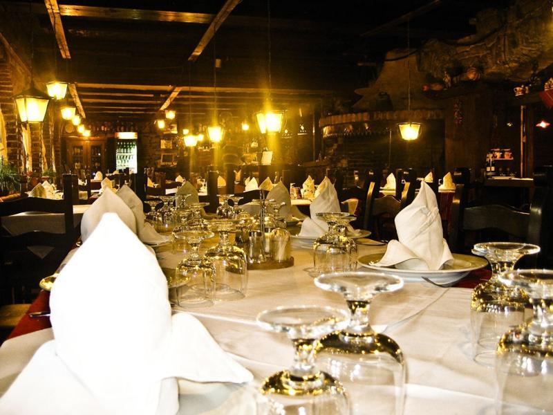 Hotel Restaurant Bujtina E Gjelit Tirana Extérieur photo