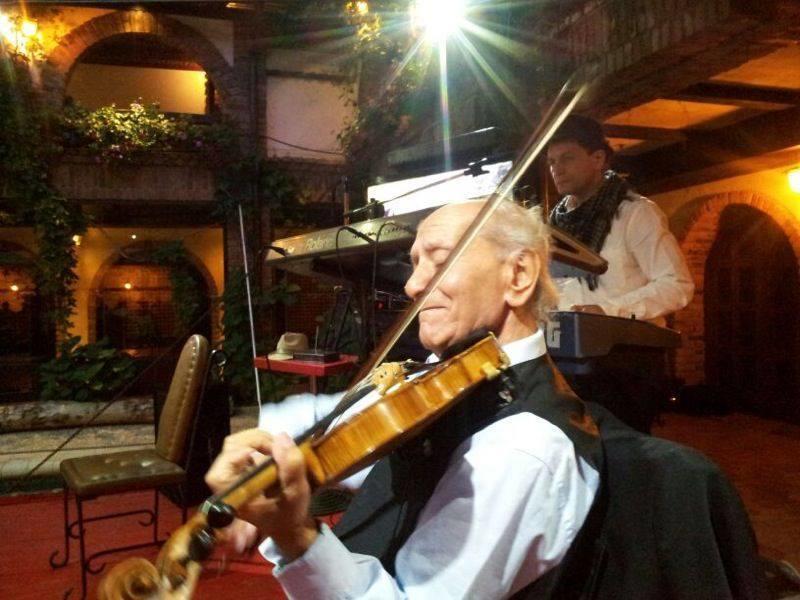 Hotel Restaurant Bujtina E Gjelit Tirana Extérieur photo