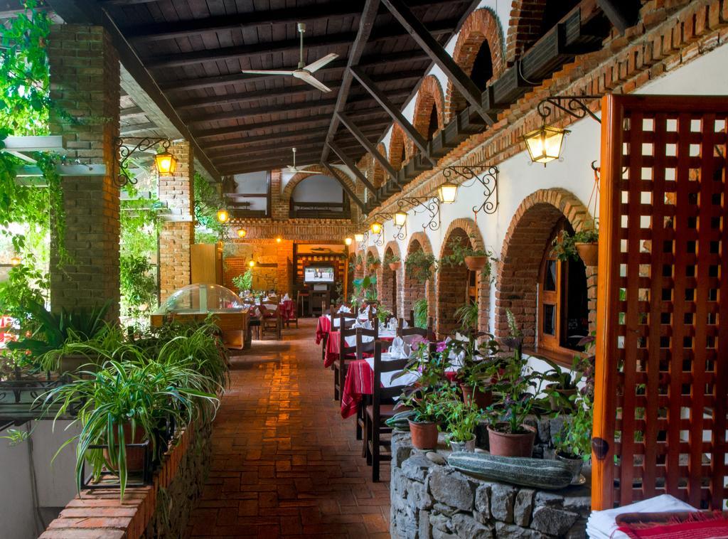 Hotel Restaurant Bujtina E Gjelit Tirana Extérieur photo