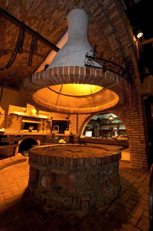 Hotel Restaurant Bujtina E Gjelit Tirana Extérieur photo