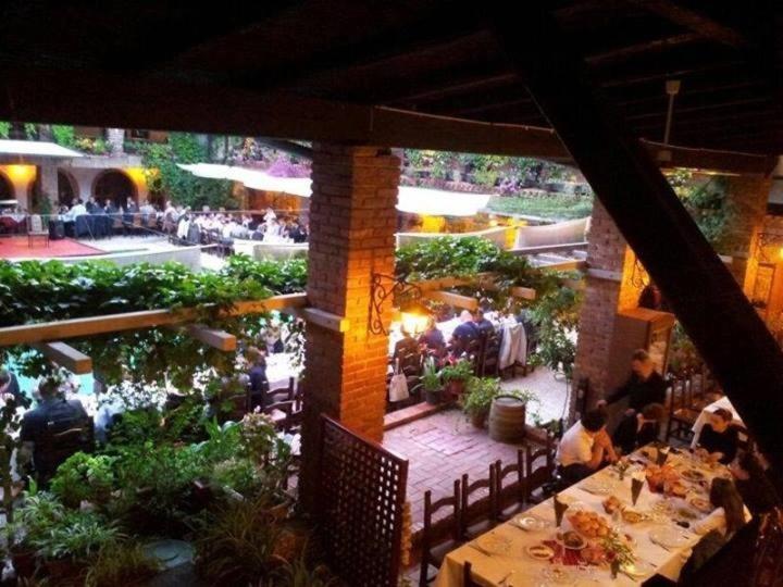 Hotel Restaurant Bujtina E Gjelit Tirana Extérieur photo