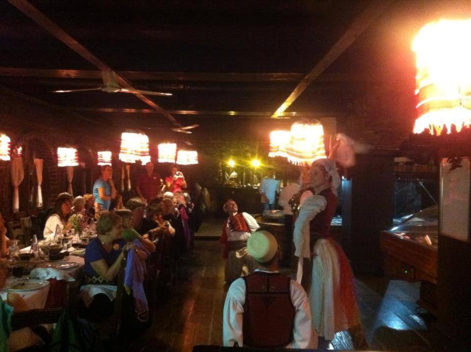 Hotel Restaurant Bujtina E Gjelit Tirana Extérieur photo