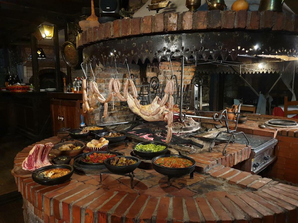 Hotel Restaurant Bujtina E Gjelit Tirana Extérieur photo