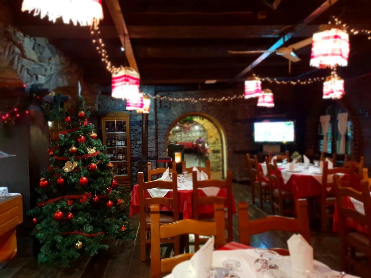 Hotel Restaurant Bujtina E Gjelit Tirana Extérieur photo