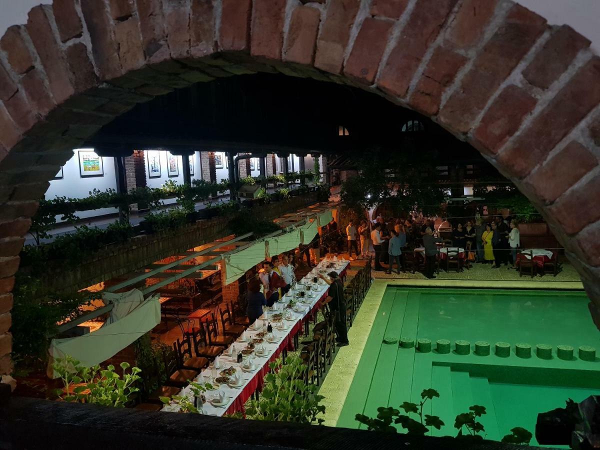 Hotel Restaurant Bujtina E Gjelit Tirana Extérieur photo