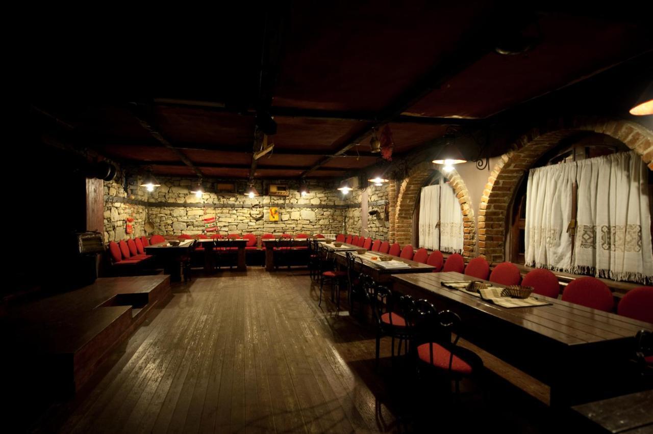 Hotel Restaurant Bujtina E Gjelit Tirana Extérieur photo